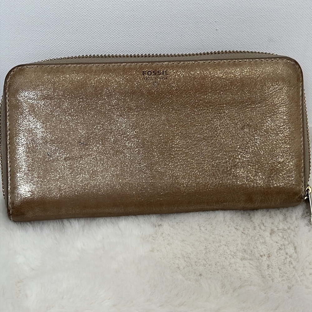 FOSSIL gold sparkle wallet zipper close coin section
